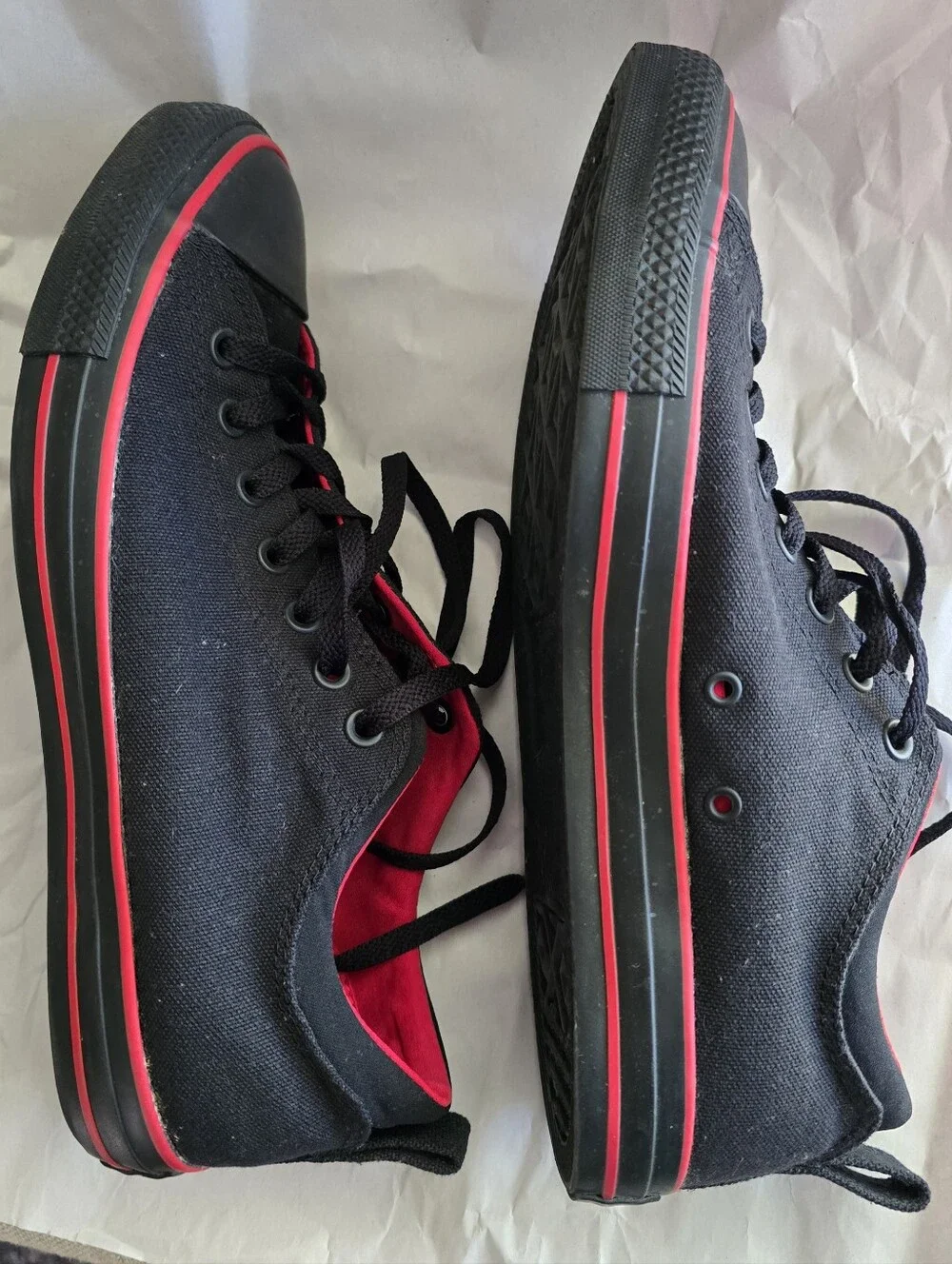 Converse Chuck Taylor All Star Low Top Sneakers - Black Cloth/ Red Trim Men's 11 - Picture 7 of 11